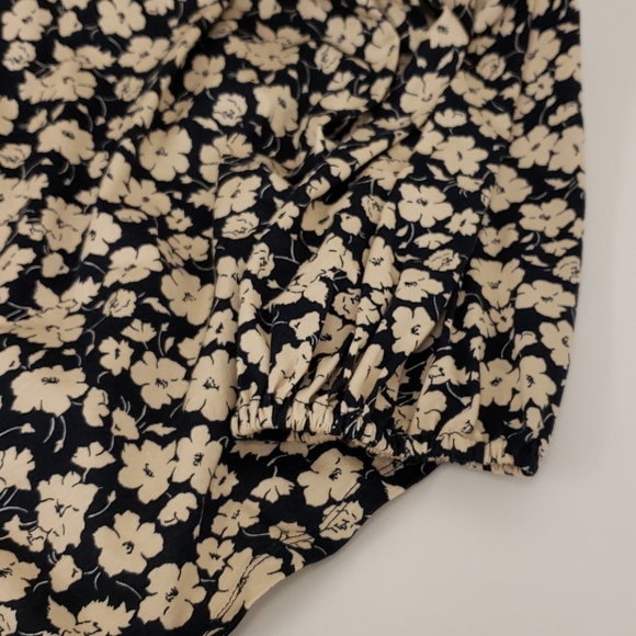 SOLD! Ralph Lauren Printed Off-The-Shoulder Blouse - Picture 4 of 6